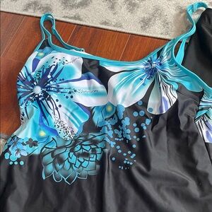 ⭐️ Floral Print Swimsuit Tankini Set with longer style shorts- Size 2XL